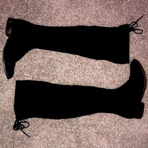 🌹💋KNEE HIGH SUEDE. FOAT HEEL BOOTS. WOMEN. SIZE 9.5 💋🌹